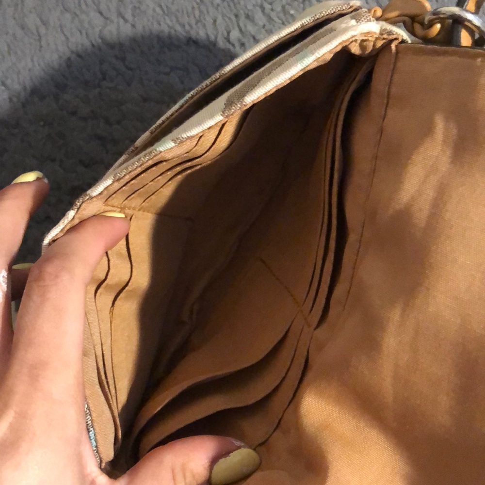 purse - Picture 6 of 8